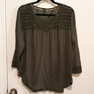 Hannah green 3/4 sleeve top